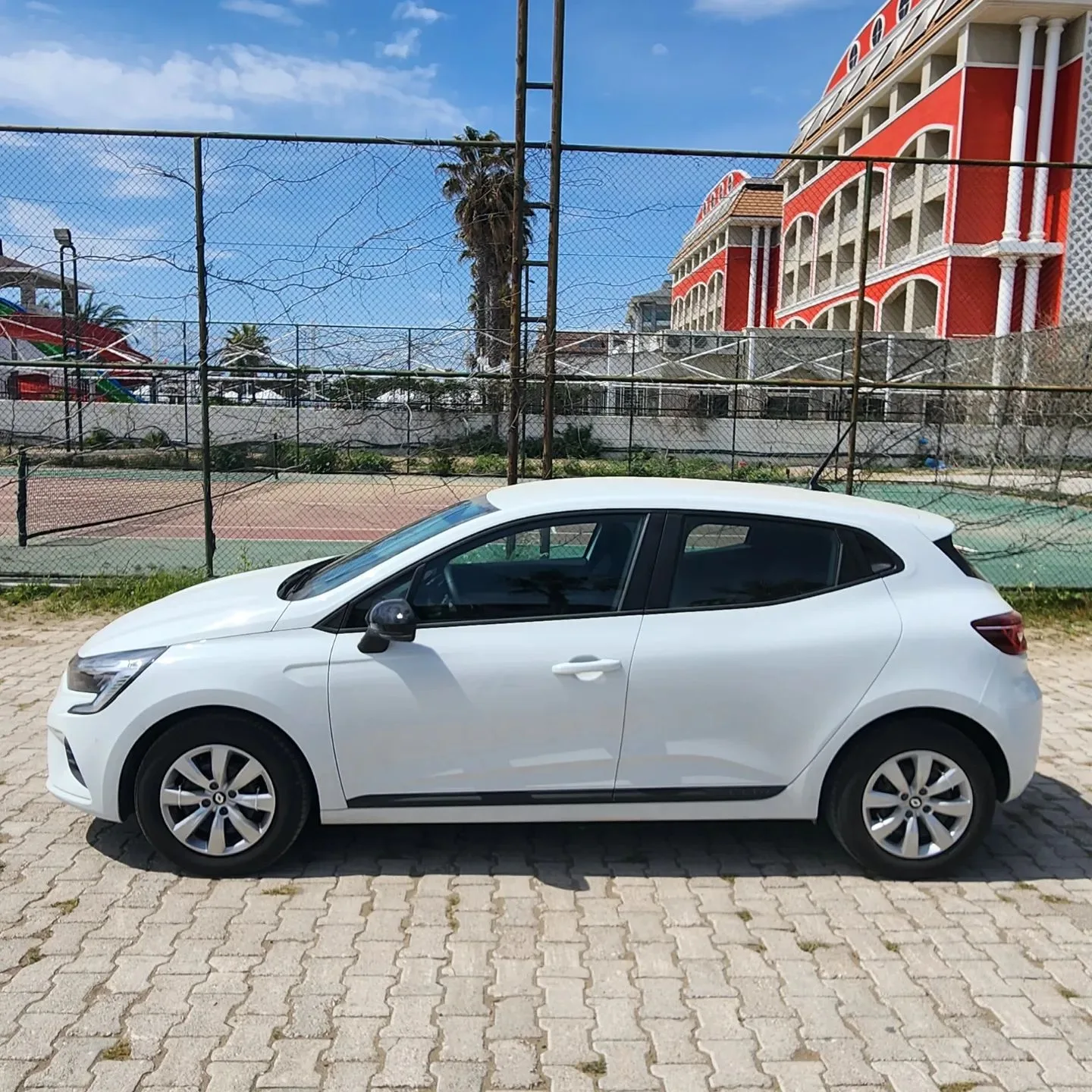 Renault Clio — фото 2