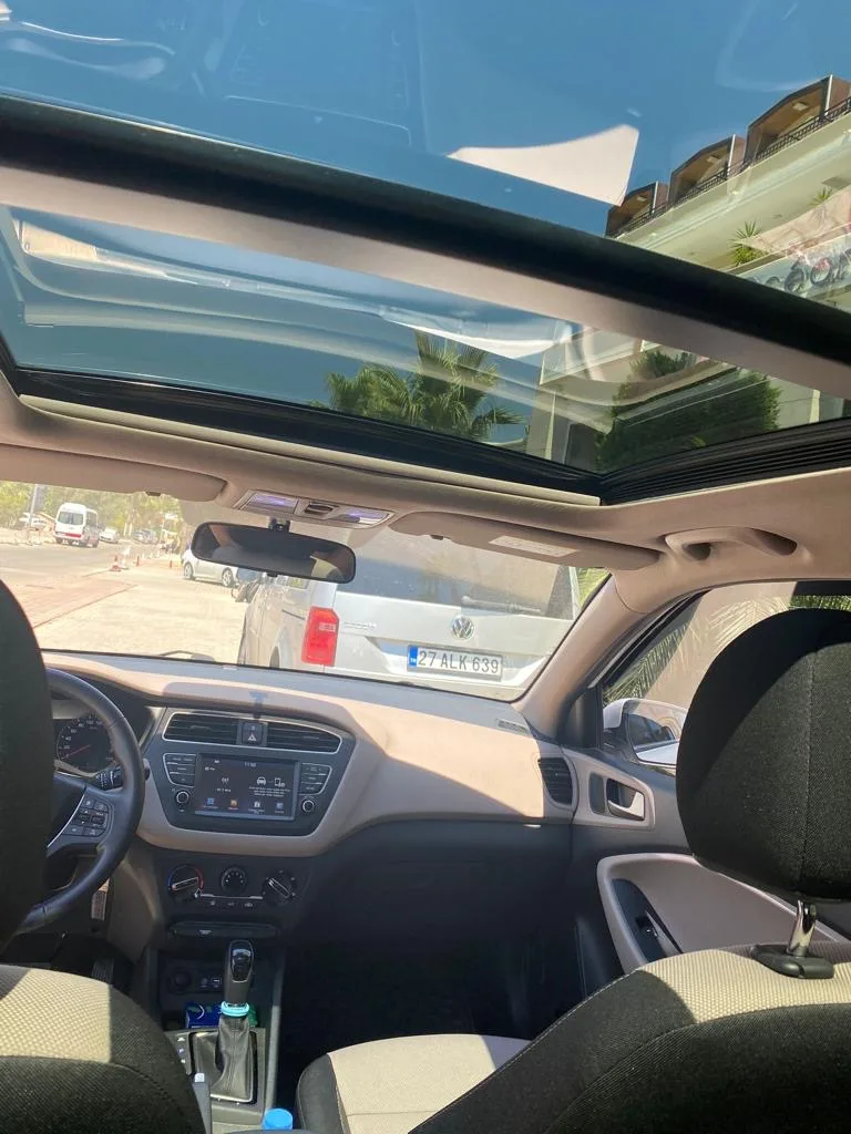 Hyundai i20  — фото 3