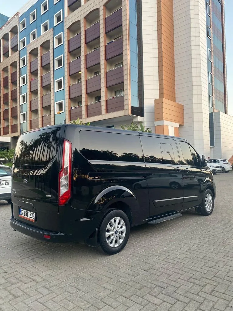 Ford Tourneo Custom — фото 2